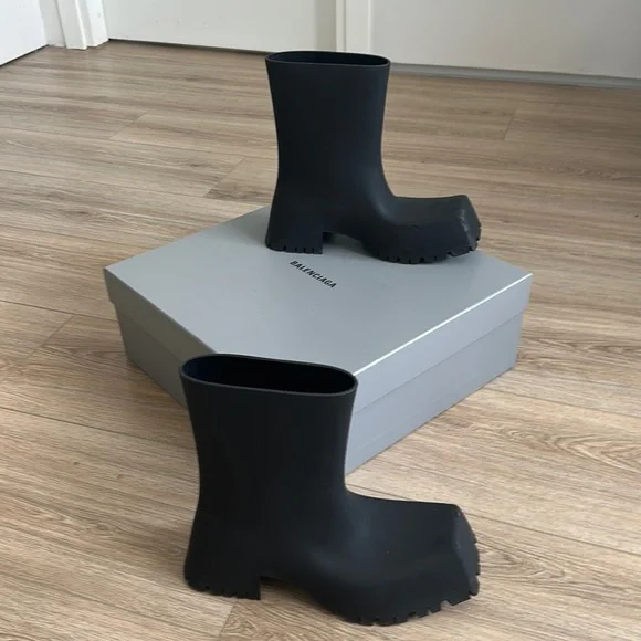 Balenciaga | Shoes | Balenciaga Trooper Boot Size 39 9 | Poshmark